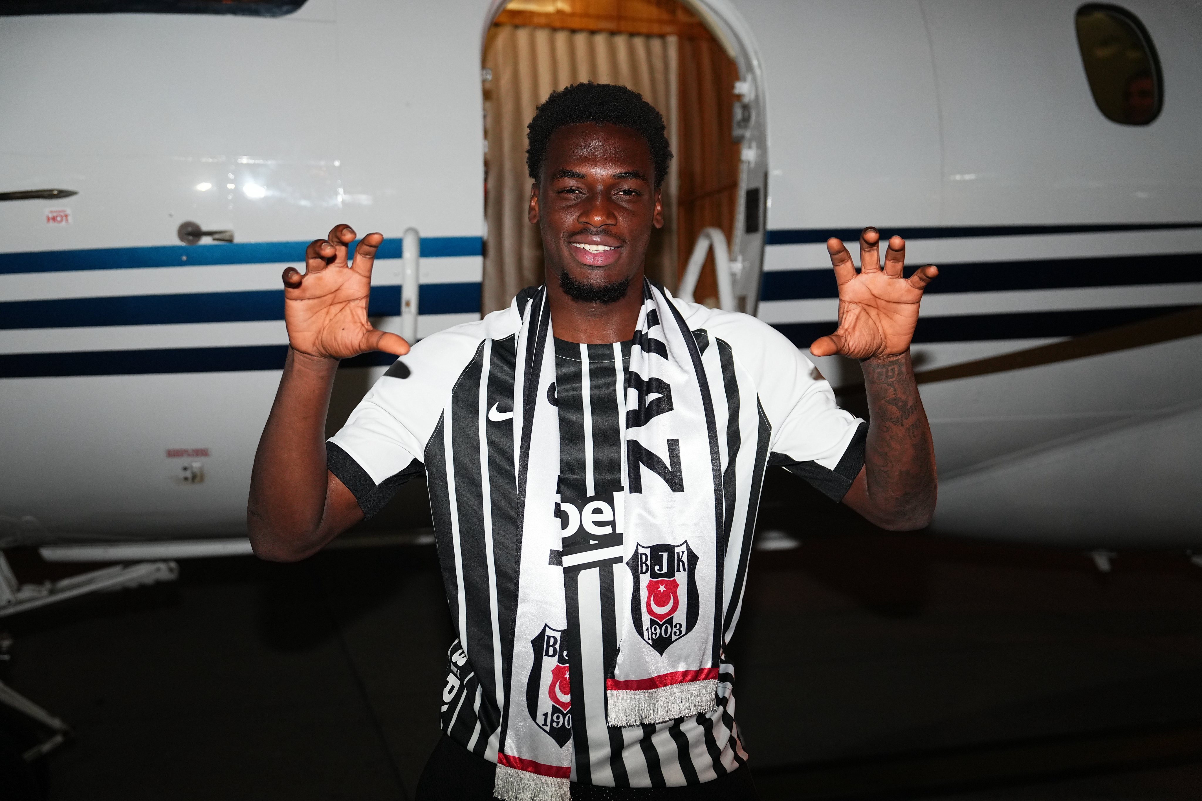 Beşiktaş’ta Yeni Transfer Heyecanı: Ernest Poku İstanbul’da
