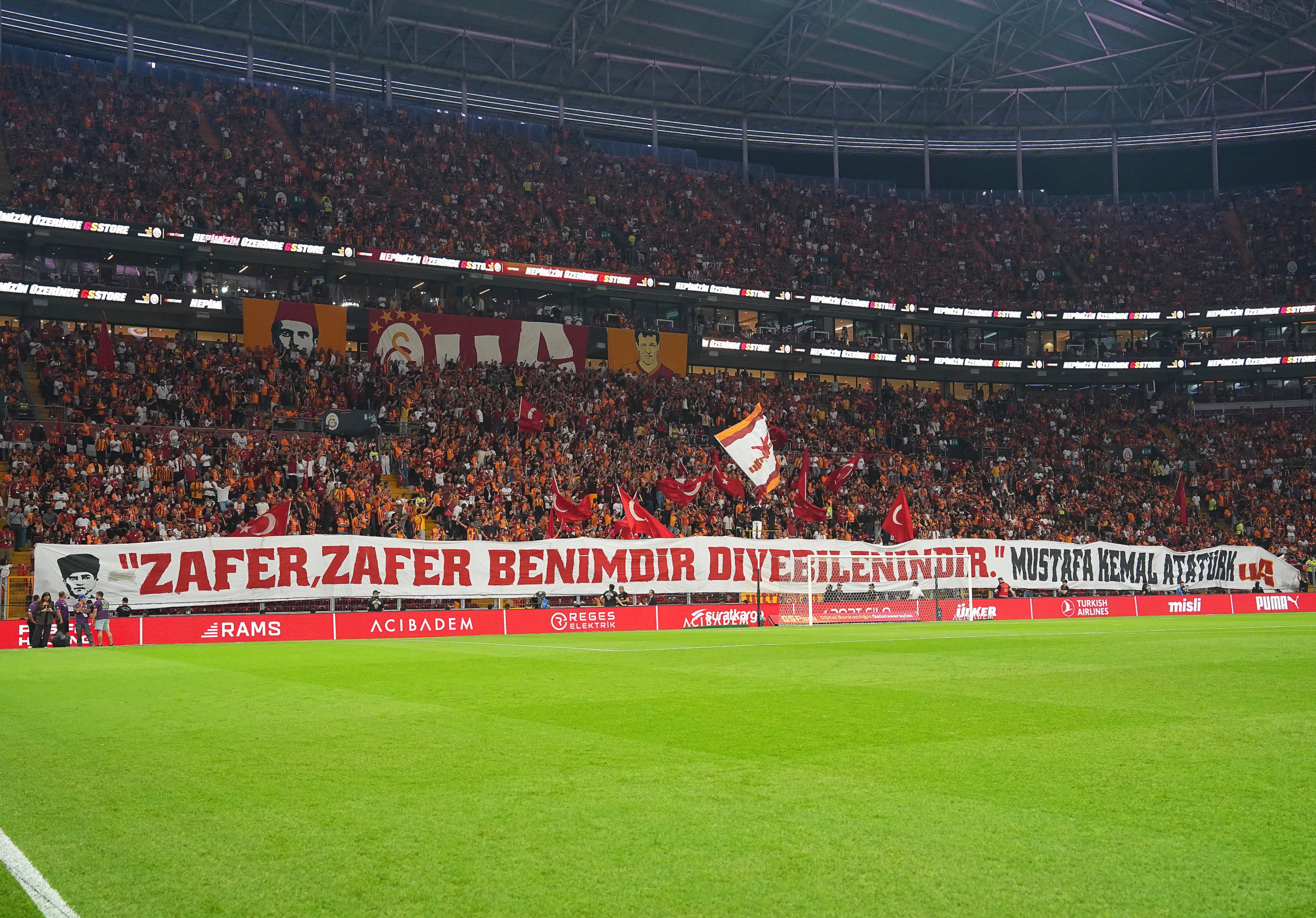 Galatasaray’dan Geri Dönüş Zaferi: Göztepe Karşısında 3-2
