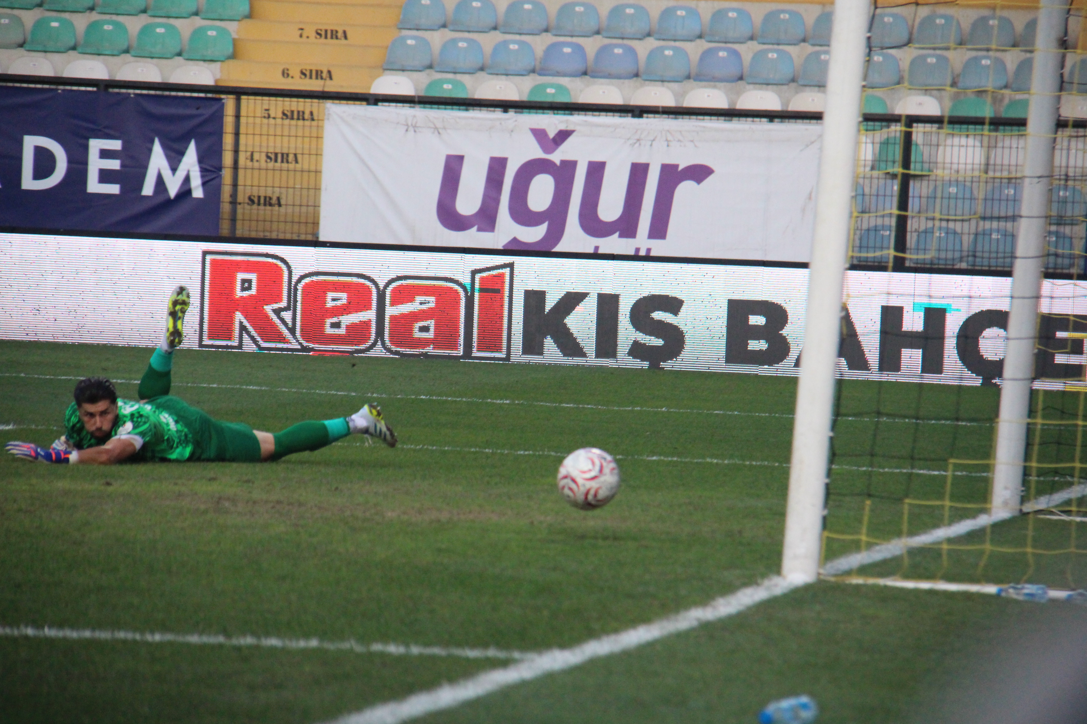 Eyüpspor’dan Unutulmaz Geri Dönüş! 90+4’te Gelen Golle Alanyaspor’u Devirdi fotoğrafı