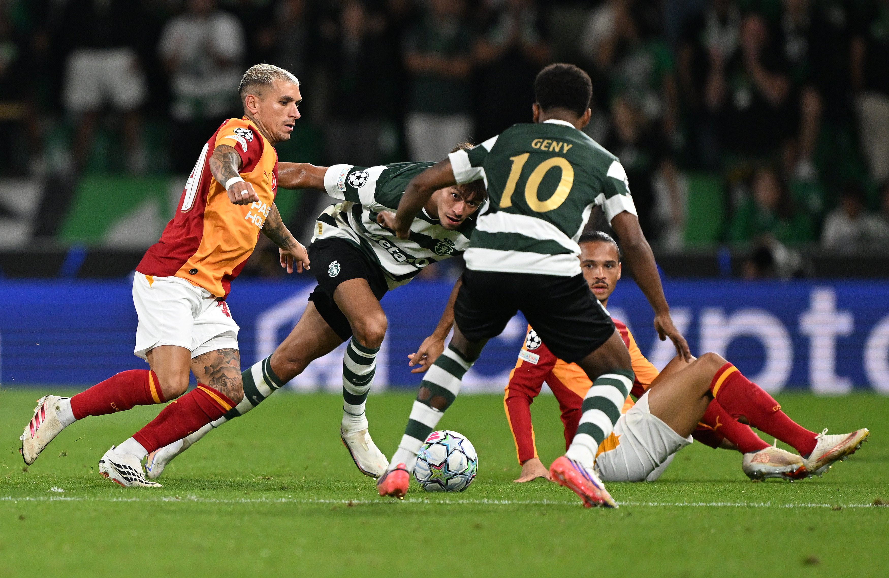 Galatasaray, Sporting karşısında öne geçtiği maçı kaybetti