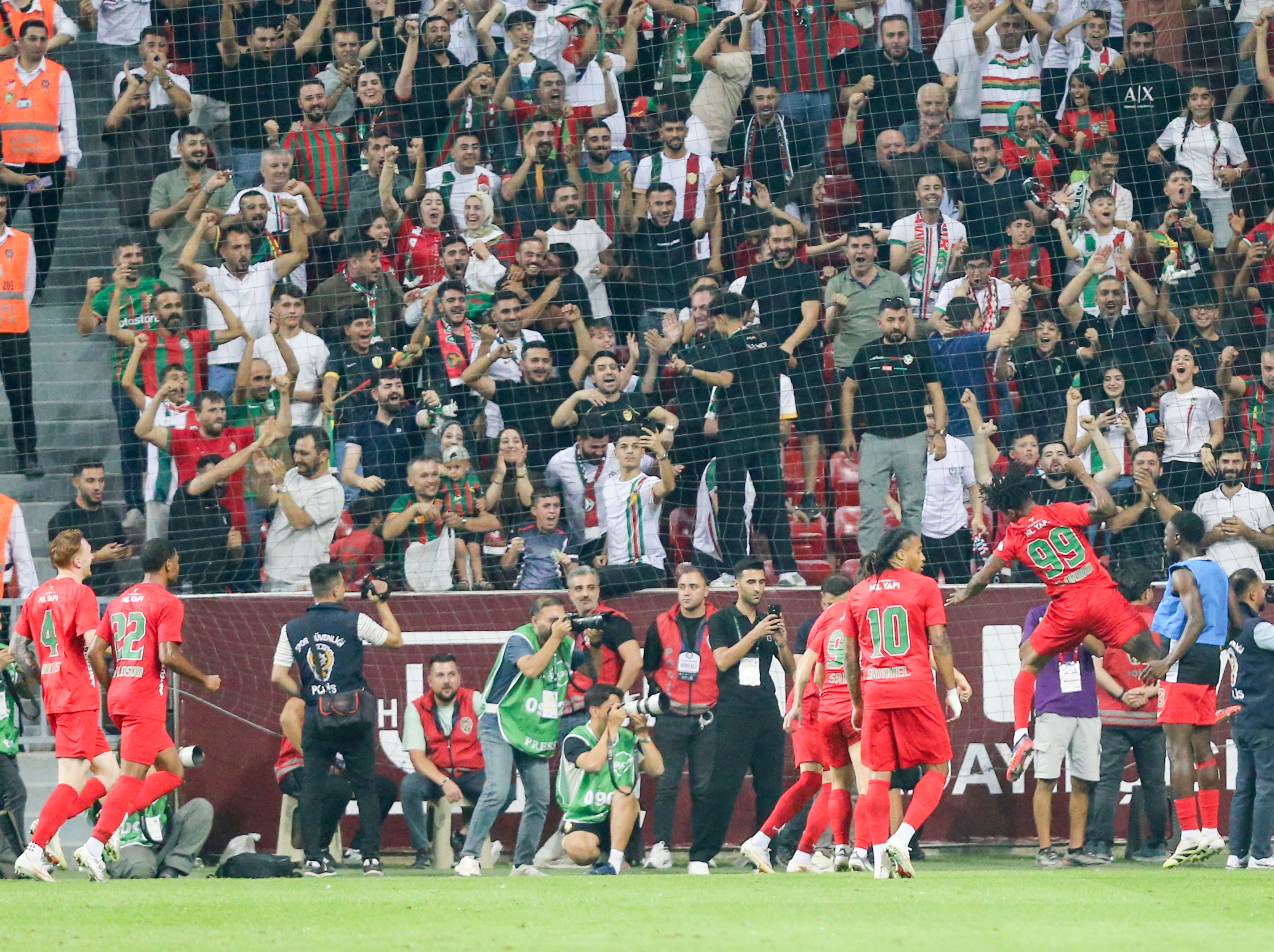 Diyarbakır'da Gol Yağmuru