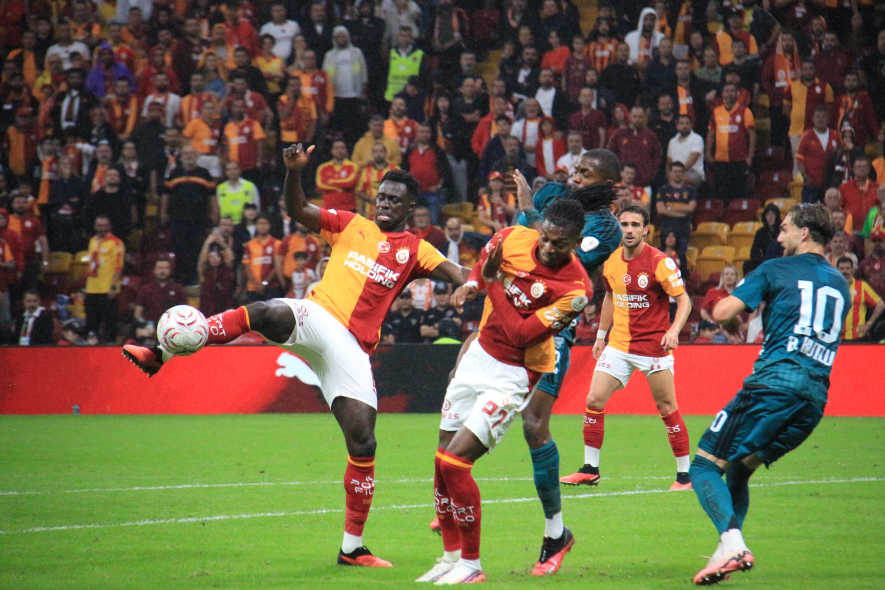 Galatasaray Kocaelispor'u Tek Golle Geçti