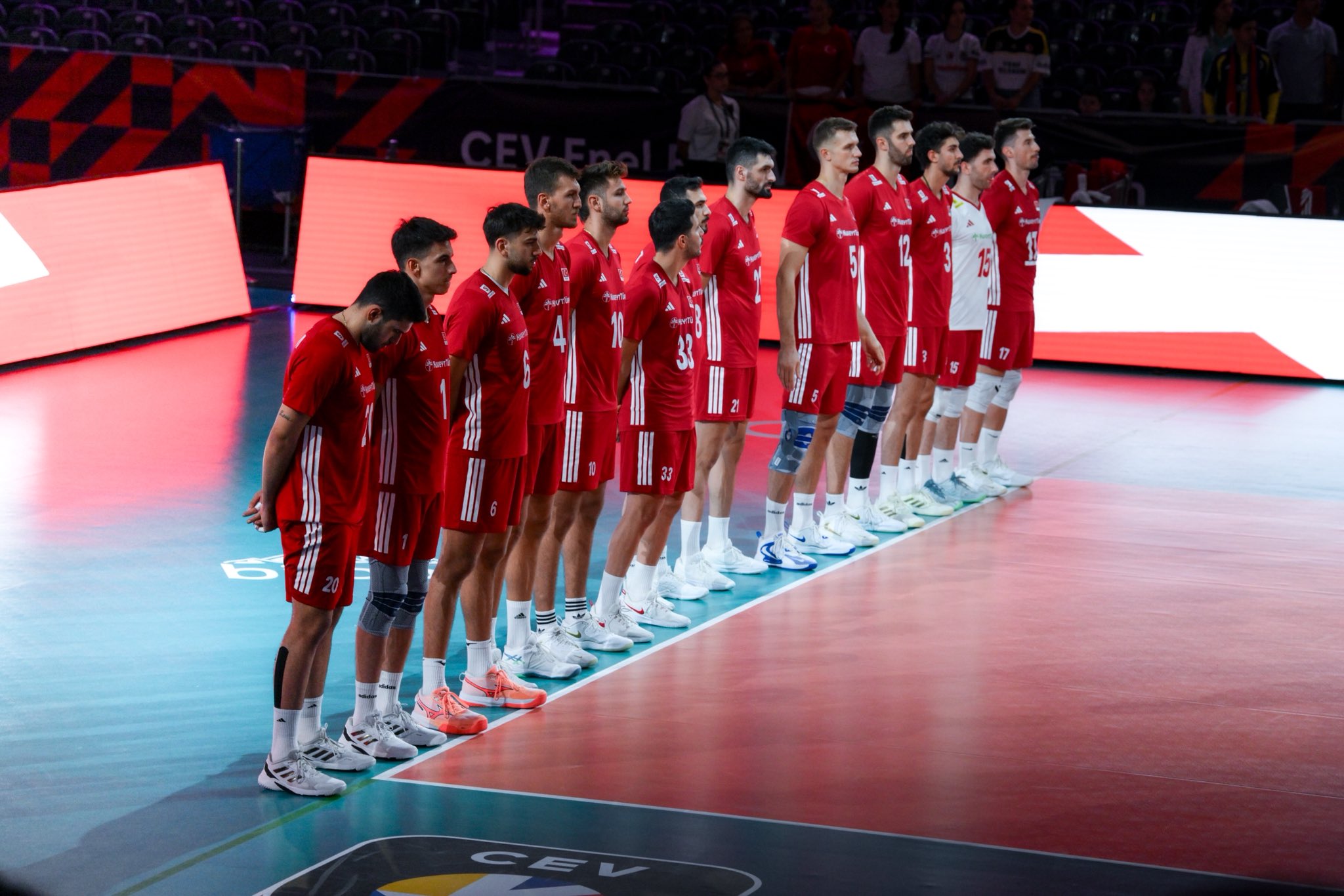 Filenin Efeleri Romanya'ya 3-1 Mağlup
