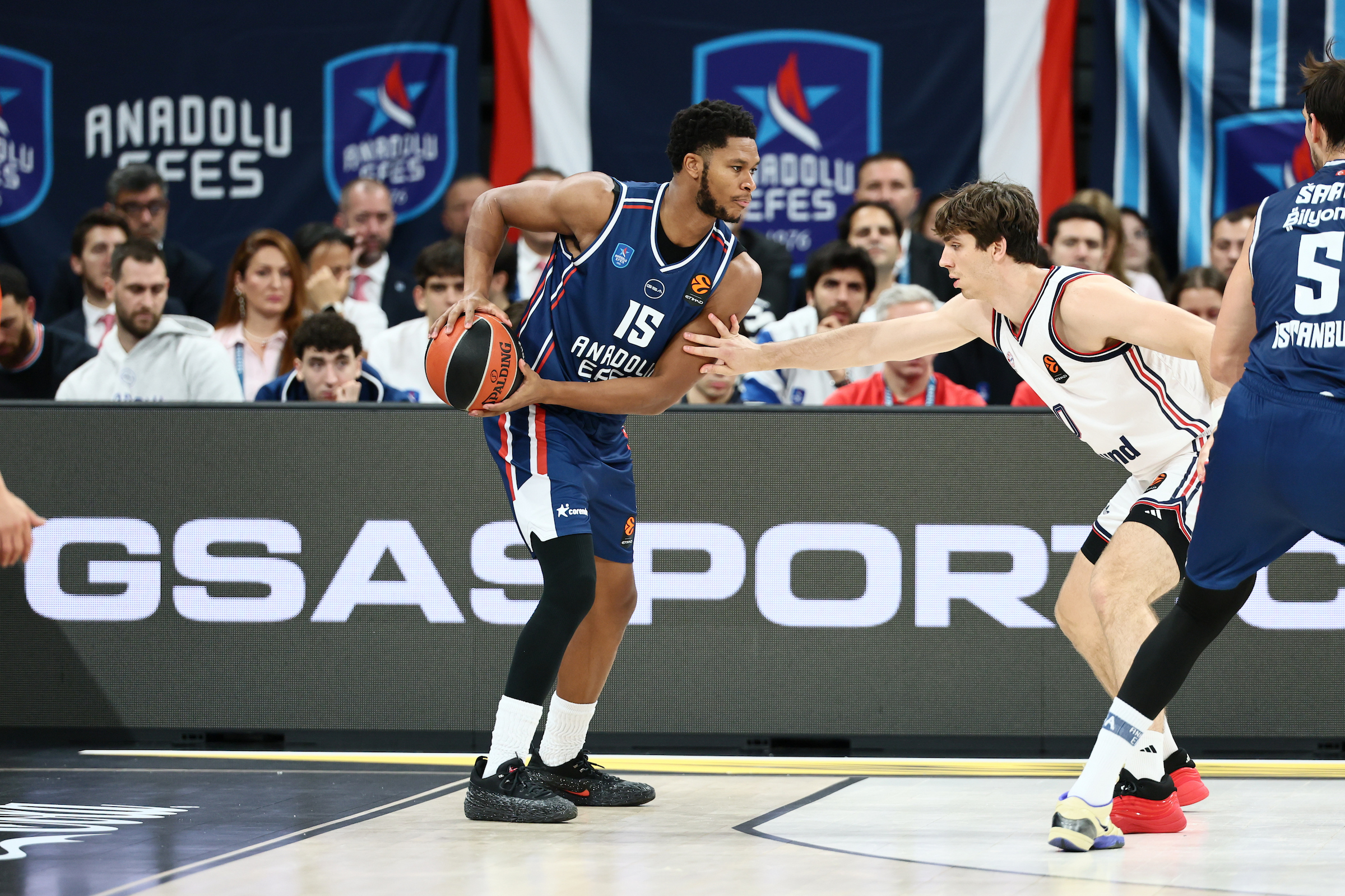 Anadolu Efes, Bayern Münih Karşısında Yıkıldı