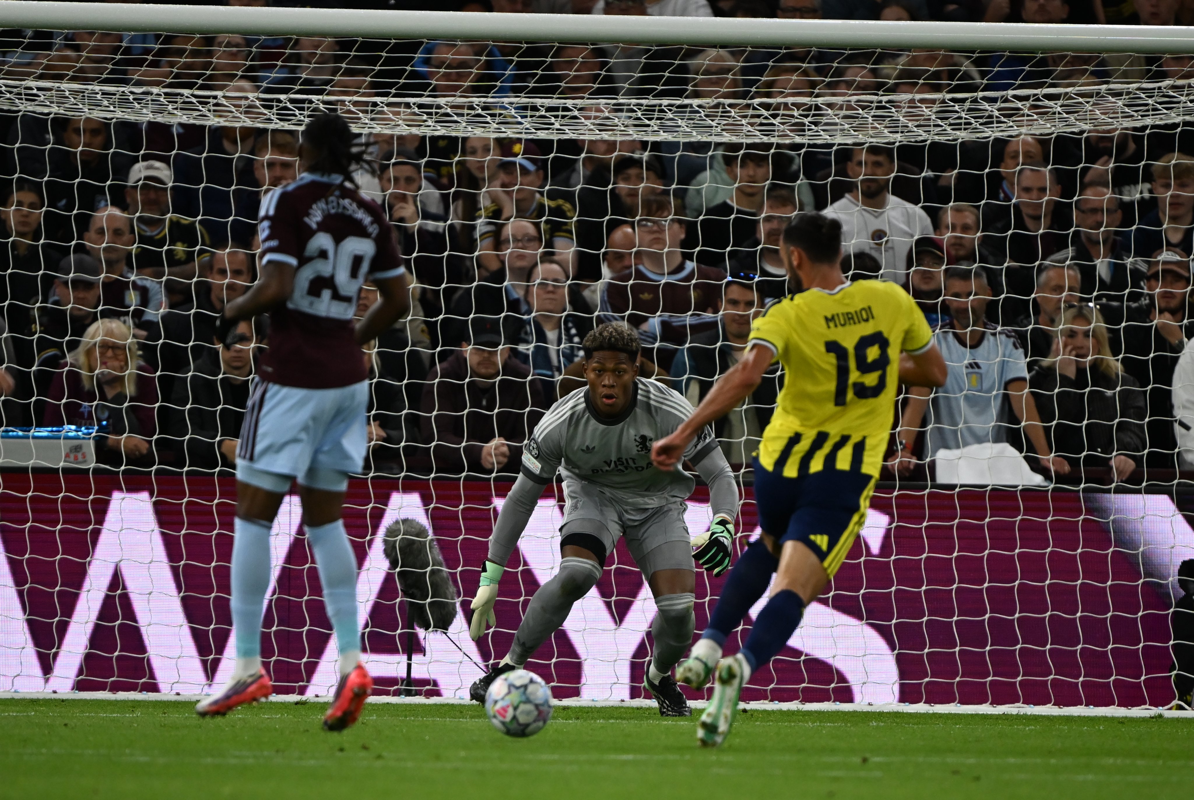 Fenerbahçe'ye Aston Villa Deplasmanında Ağır Mağlubiyet