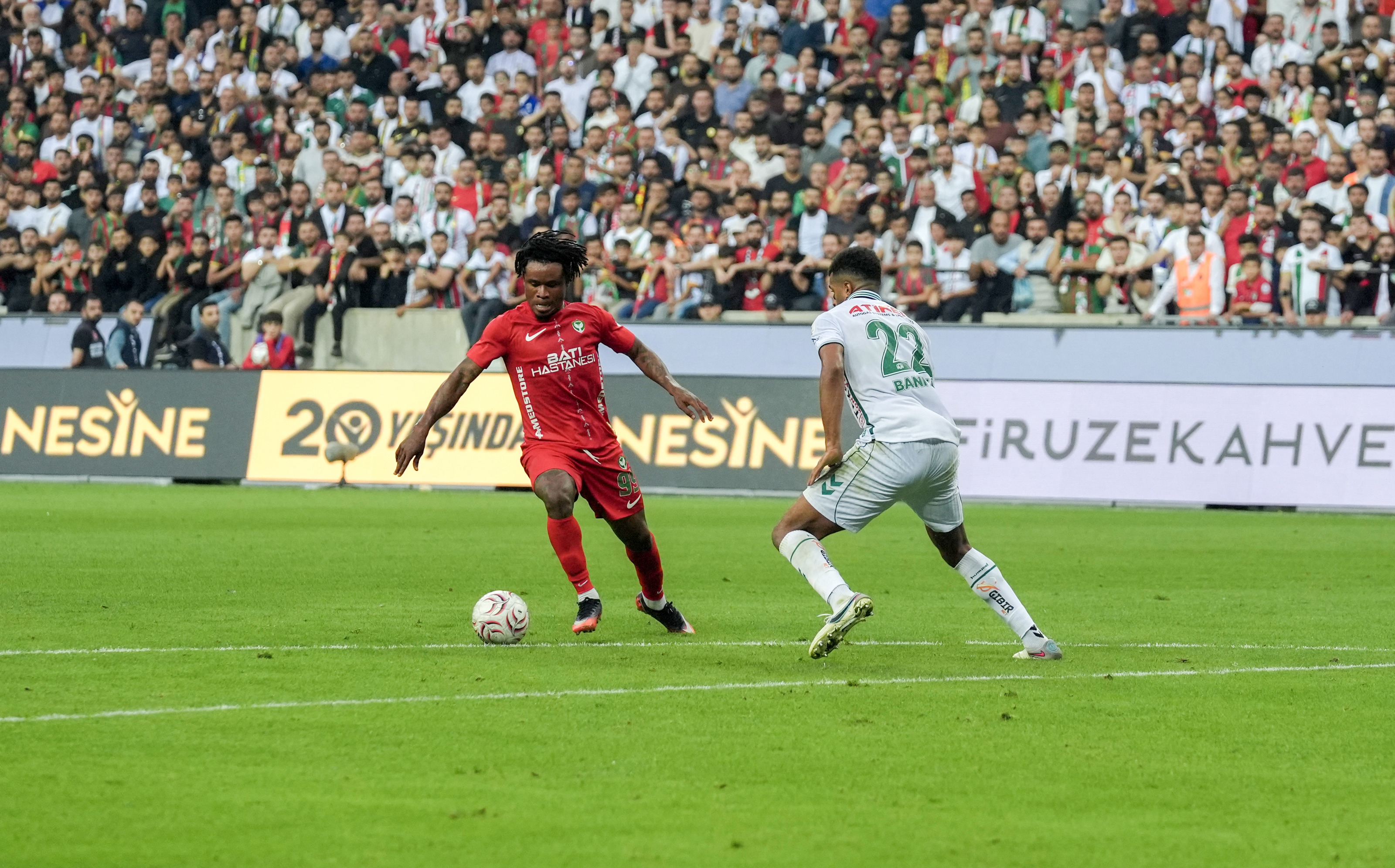 Süper Lig'de Erzurumspor ve Amed SF Kazandı, Çorum FK Çıkışını Sürdürdü