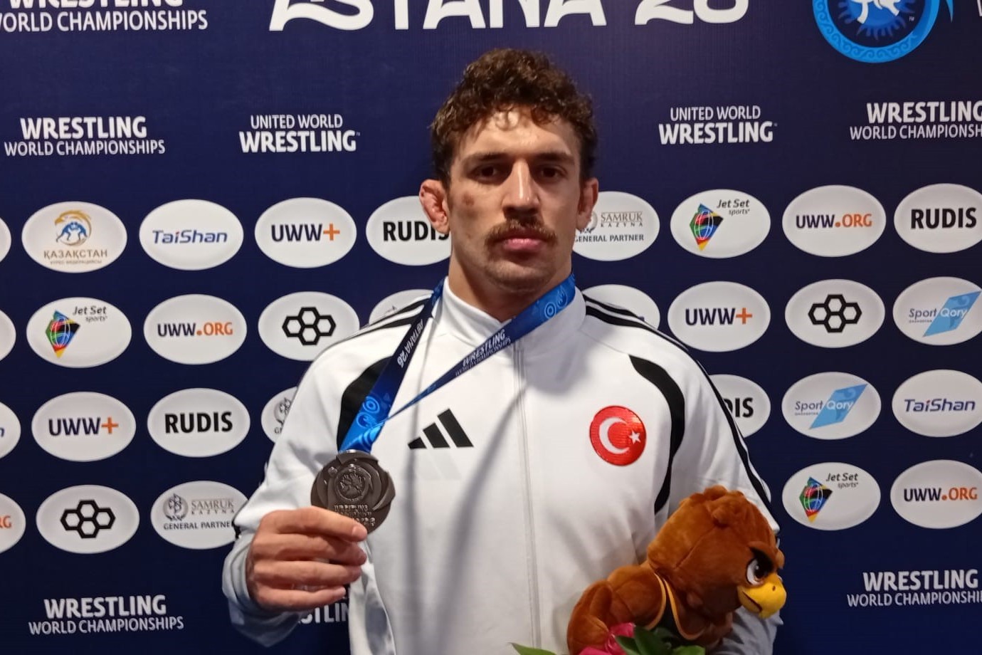 Yüksel Sarıçiçek’ten Gümüş, Rıza Kayaalp’ten Kötü Haber