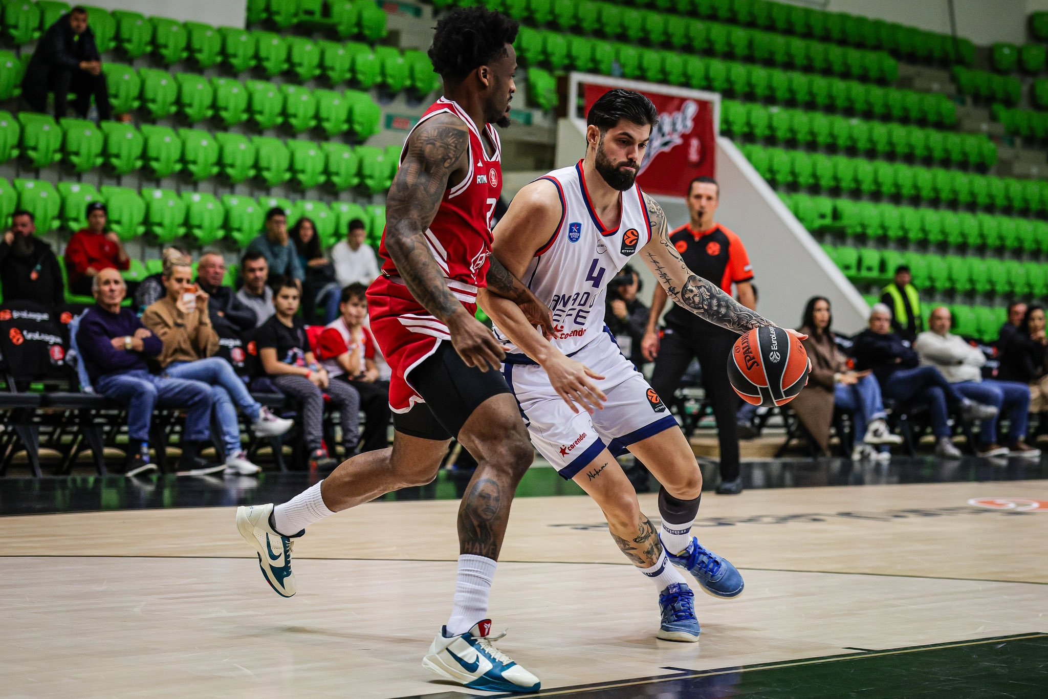 Anadolu Efes, Hapoel Tel Aviv'e Farklı Mağlup Oldu